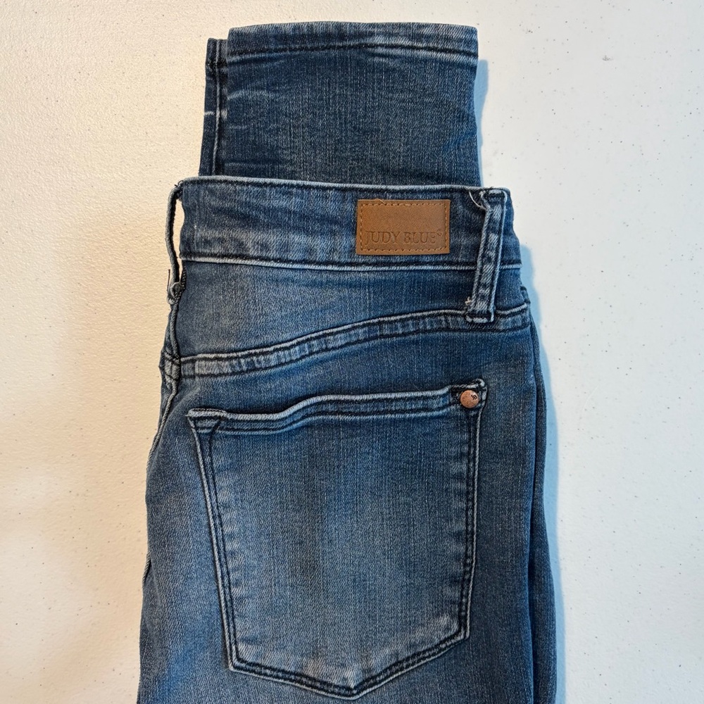 Judy Blue Keepin' Secrets Tummy Control Top Skinny Jeans - Picture 15 of 16